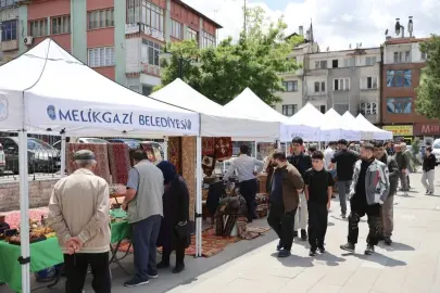 Kayseri Melikgazi Antika Pazarı'na büyük ilgi