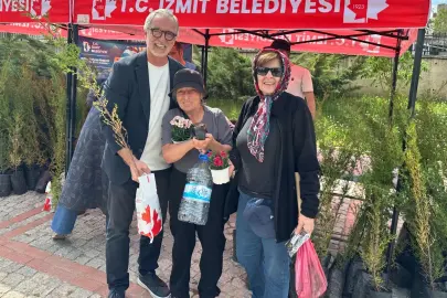 Kocaeli İzmit'te mezarlıklarda fide dağıtıldı