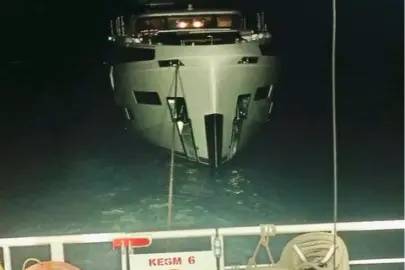 Lapseki açıklarında arızalanan teknedeki 4 kişi kurtarıldı