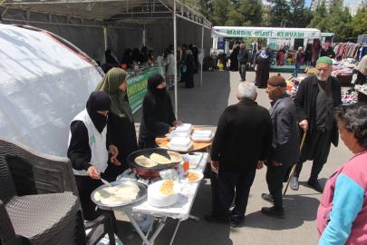 Umut Kervanı Mardin'de yetim ve muhtaçlar yararına kermes düzenliyor