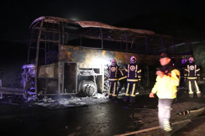 8 kişinin can verdiği kazada yürek burkan hikayeler. Camı kırıp eşini kurtardı, 9 aylık bebeğiyle alevlerin arasında kaldı