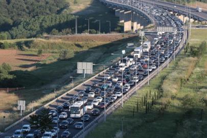 Bayram döneminde otoyol ve köprülerden 29 milyon araç geçti