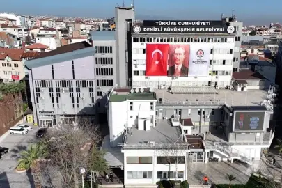 Denizli Büyükşehir’den öğrencilere test kitabı desteği