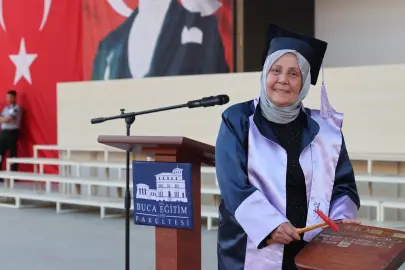 Dokuz Eylül'de mezuniyet coşkusu... 38 yıllık hayal birincilikle taçlandı