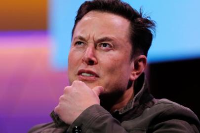 Elon Musk dünyanın ilk trilyoneri oluyor: SpaceX tarihin en büyük halka arzına hazırlanıyor