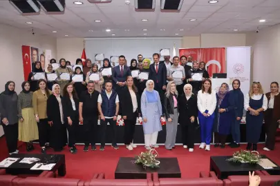 Erzurum’da “Benim Köklü Ailem” projesinde sertifika sevinci