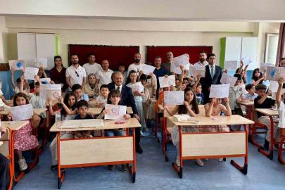 Hakkari’de 69 bin 17 öğrenci karne sevinci yaşadı