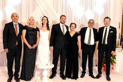 Özyapar ve Handır ailelerinin mutlu günü