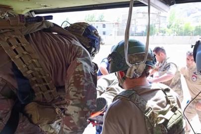 Sarp arazide hayatını kaybeden vatandaşın cenazesi helikopterle alındı