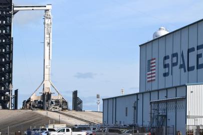 SpaceX, hisse başına 135 dolardan halka arz planlıyor