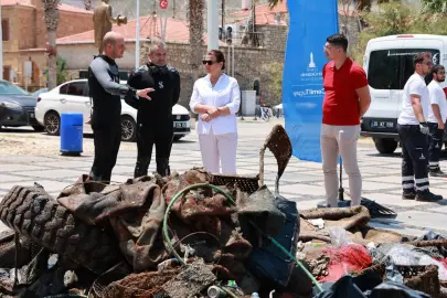 Yeni Foça’da ibretlik sergi! Denizden çıkanlar şaşırttı