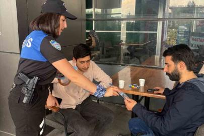 Ağrı’da sağlık çalışanları ve vatandaşlara Hayat 112 uygulaması tanıtıldı