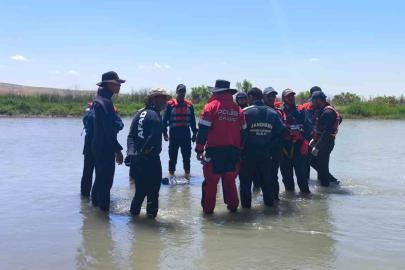 Çaya düşerek kaybolan küçük çocuğun cansız bedenine ulaşıldı