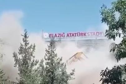 Elazığ’da 5 katlı bina yıkımında facianın eşiğinden dönüldü: Operatör son anda atlayarak kurtuldu