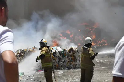 İzmir Bornova’da ot yangını büyümeden söndürüldü