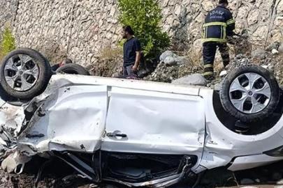 Adana’da feci kaza! Otomobil dereye uçtu: 2 ölü, 1 yaralı