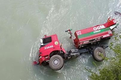 Arazözün Zap Suyu'na düşmesi sonucu 3 kişi yaralandı