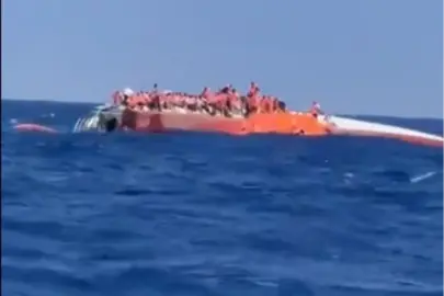 Girne açıklarında yolcu gemisi alabora oldu! 279 kişi kurtarılmayı bekliyor