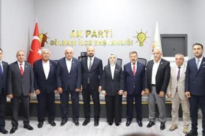 Gölbaşı'nda CHP'den istifa eden 6 meclis üyesi AK Parti'ye geçti