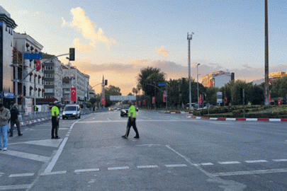 İstanbul'da Zafer Bayramı kutlamaları nedeniyle bazı yollar trafiğe kapatıldı