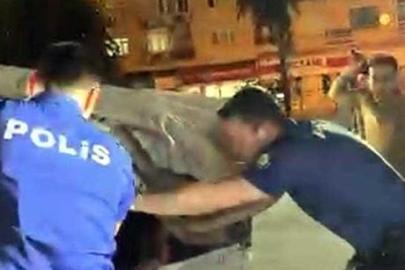 Kamyonetin kasasından 19 kaçak göçmen çıktı! Sürücünün savunması dikkat çekti