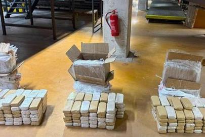 Kargo takip merkezinde 109 kilo uyuşturucu ele geçirildi!