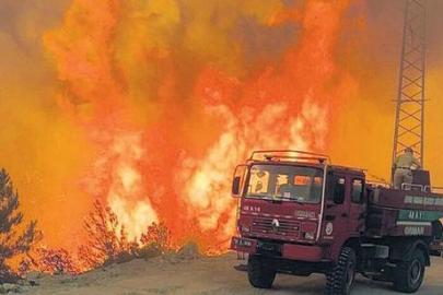 Türkiye, dört koldan yangınlarla mücadele ediyor: Can pahasına müdahale