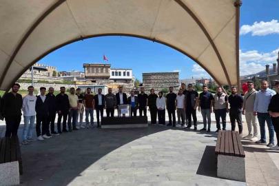 AK Parti Erzurum Gençlik Kolları’ndan 12 Eylül açıklaması: "Söz de karar da milletindir"
