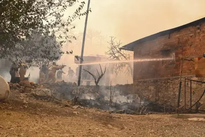 Antalya Aksu’daki yangın için bini aşkın personel görevde