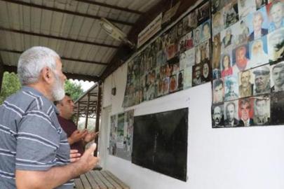 Antalya’da gören şaşırıyor! Köy meydanındaki duvara bakan 'Allah rahmet eylesin' diyor