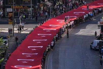 Bakanlar, İzmir'in düşman işgalinden kurtuluşunun 104. yıl dönümünü kutladı