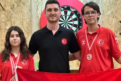 Bursa Yıldırımlı dartçılardan 'milli' gurur
