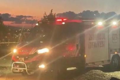Büyükçekmece’de toprak kayması! 2 işçi göçük altında kaldı