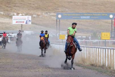 Erzurum’da rahvan rüzgârı esti