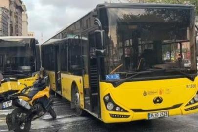 Şişhane’de İETT otobüsleri çarpıştı! Yola döküldü sürücüler zor anlar yaşadı