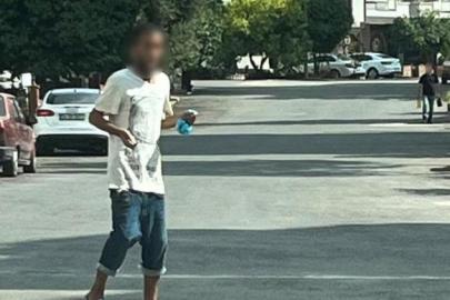 Sokak ortasında dehşet! Kadının yolunu kesip para aldı