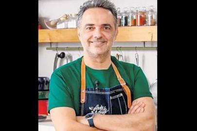 Tabağından solucan çıktı