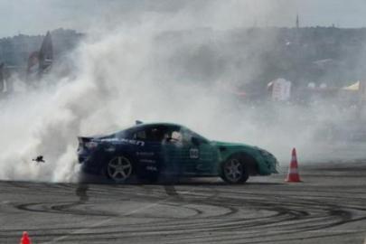 Tekirdağ’da drift festivali nefes kesti! 120 özel araç piste çıktı, ortalık dumanla kaplandı