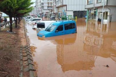 Üç kenti sağanak vurdu, bilanço ağır! İşte bölgeden görüntüler