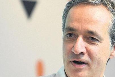 19 yaşındaki oğlunu kaybeden yazar Cem Akaş, elektronik sigarayı suçladı: ‘Zehirli gaz’ 12 yaşa indi