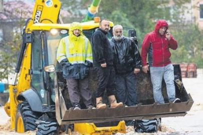 84 yılın en yüksek yağışı: İstanbul’da kabus gibi gece