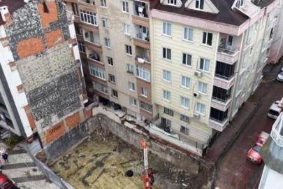 Bahçelievler'de iki binada zemin çökmesi dronla görüntülendi! 20 daire boşaltıldı