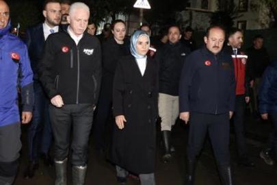 Bakan Göktaş, selden etkilenen Ayazağa'da! '212 personelimiz, 39 araçla sürekli sahadayız'