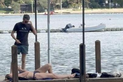 Dün sel vardı, bugün denize girdiler! Kentten şaşırtan görüntüler