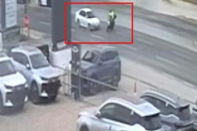Edremit'te feci kaza kamerada! Otomobilin çarptığı motosikletin sürücüsü Mustafa Özcan hayatını kaybetti