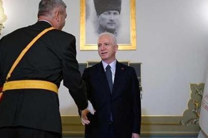 İstanbul Valisi Gül, Cumhuriyet Bayramı kutlamaları kapsamında tebrikleri kabul etti