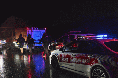 İstanbul'da otomobil sele kapıldı: Kayıp 2 kişi aranıyor