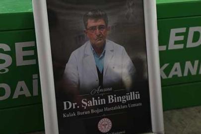 Önce çocuklara can yeleği giydirdi! Tekne faciasında can veren doktor toprağa verildi