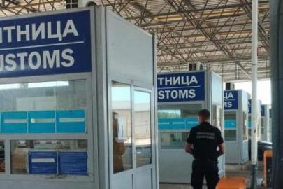 Sınırda şok yakalama! Ceketinin içine binlerce euro saklamış