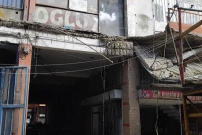 Ümraniye'de balkon çöktü, 3 işçi yaralandı